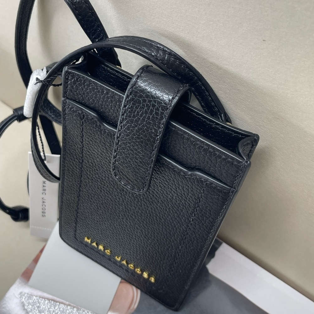 (new+tag) Marc Jacobs phone full leather crossbody fit iphone pro max - Picture 4 of 14
